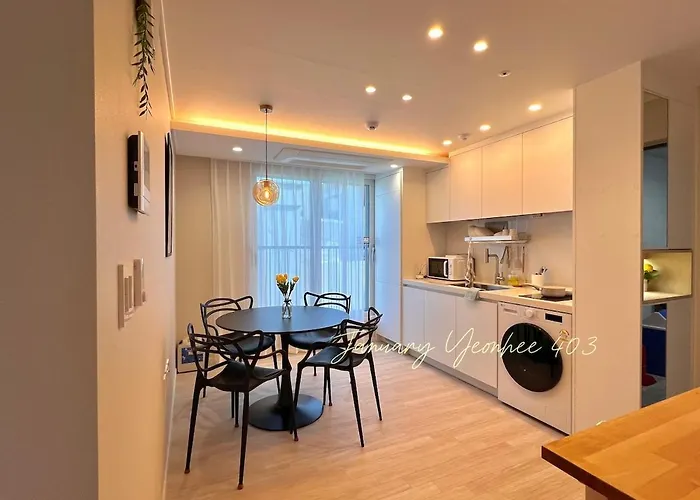 403 Newly Opened Yeonnam, 5 Minutes From Hongdae Airport Bus Yeonhui Private 4person Modern Wood Black 서울특별시