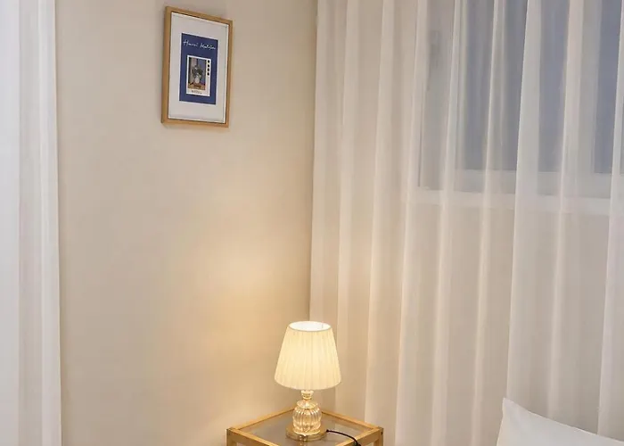 Appartement 403 Newly Opened Yeonnam, 5 Minutes From Hongdae Airport Bus Yeonhui Private 4person Modern Wood Black *