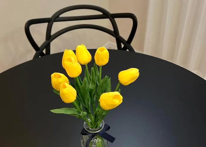 403 Newly Opened Yeonnam, 5 Minutes From Hongdae Airport Bus Yeonhui Private 4person Modern Wood Black Appartement *
