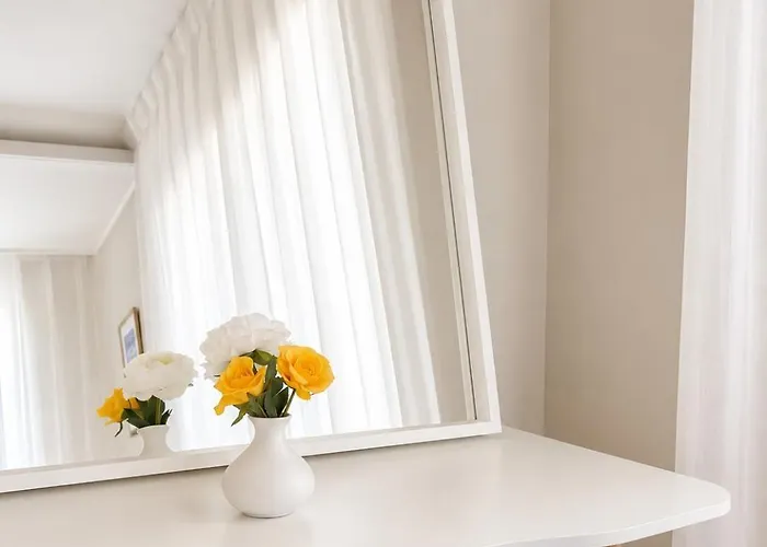 403 Newly Opened Yeonnam, 5 Minutes From Hongdae Airport Bus Yeonhui Private 4person Modern Wood Black * Séoul