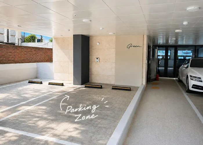 Appartement 403 Newly Opened Yeonnam, 5 Minutes From Hongdae Airport Bus Yeonhui Private 4person Modern Wood Black *