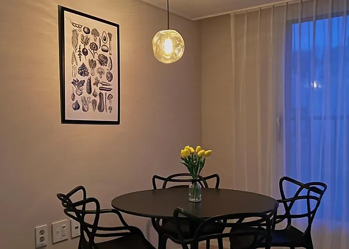 Appartement 403 Newly Opened Yeonnam, 5 Minutes From Hongdae Airport Bus Yeonhui Private 4person Modern Wood Black *
