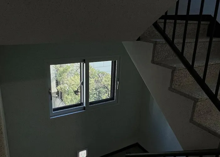 Appartement 403 Newly Opened Yeonnam, 5 Minutes From Hongdae Airport Bus Yeonhui Private 4person Modern Wood Black *