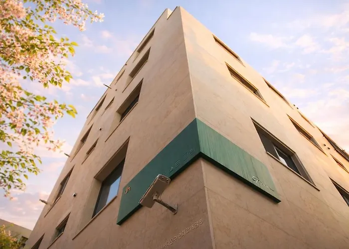Appartement 403 Newly Opened Yeonnam, 5 Minutes From Hongdae Airport Bus Yeonhui Private 4person Modern Wood Black
