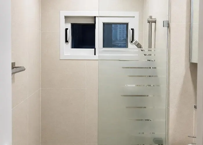 Appartement 403 Newly Opened Yeonnam, 5 Minutes From Hongdae Airport Bus Yeonhui Private 4person Modern Wood Black Séoul